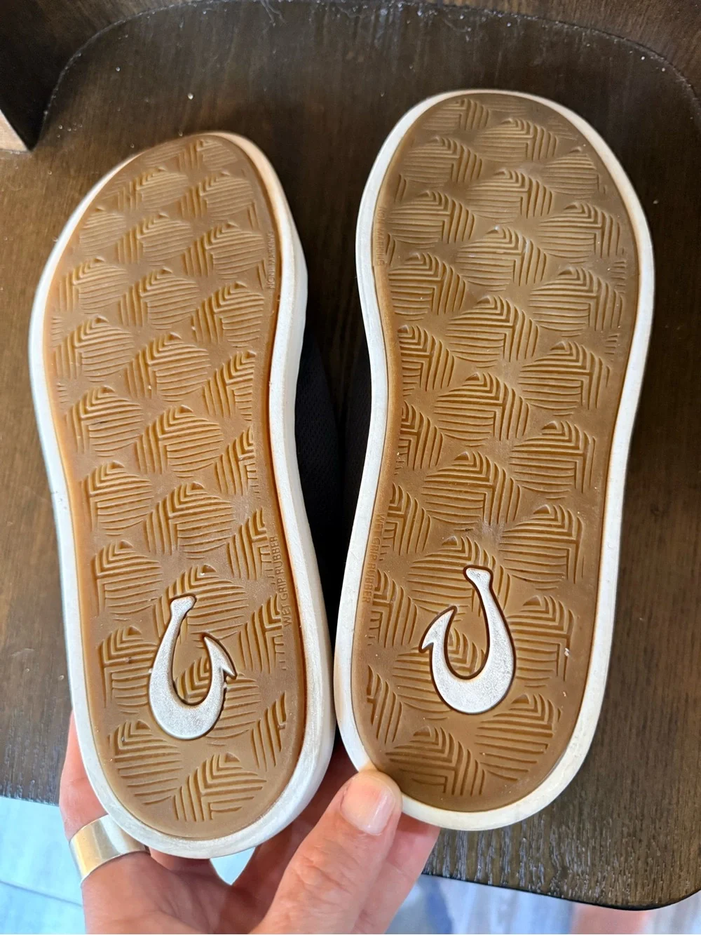 Olukai Pehuea Li Mesh Sneakers women's size 7